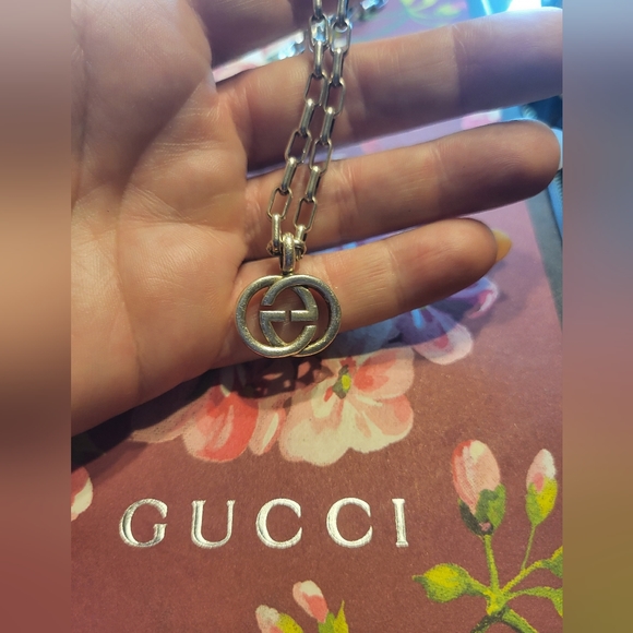 GUCCI Interlocking Necklace Pendant G Logo SilverLogo - Picture 2 of 3